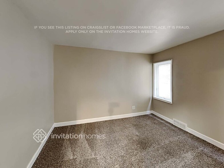 Building Photo - 4419 N Nagle Ave