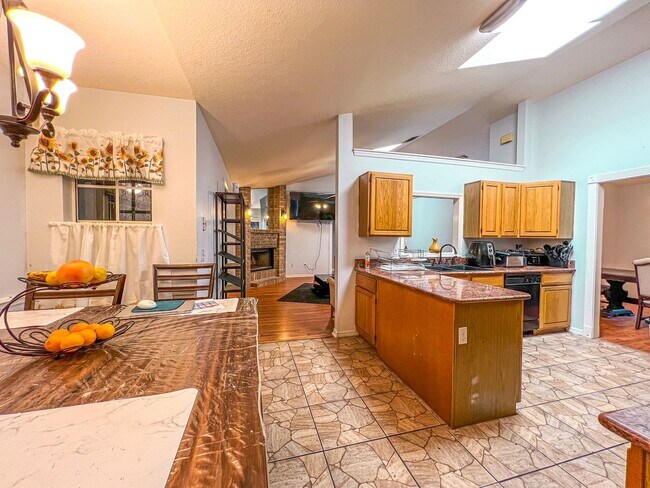 Building Photo - For Rent | Hidden Glen Community | 4 Bed, ...