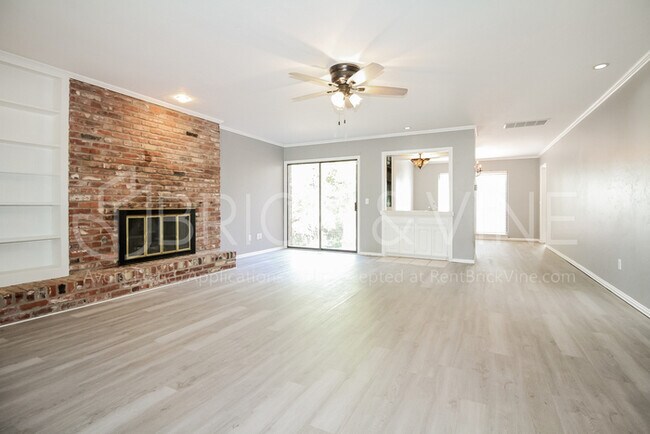 Building Photo - 524 Canyon Rd