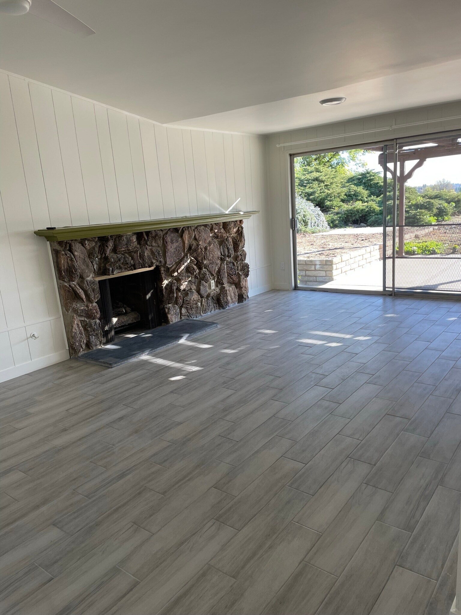 Family Room - 6052 Pat Ave