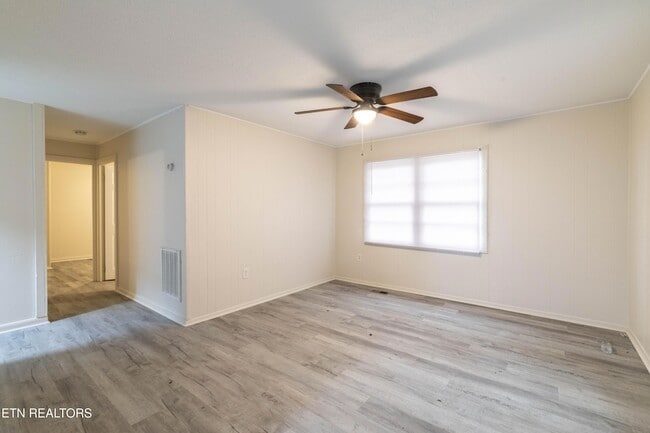 Building Photo - 219 Highland Ave