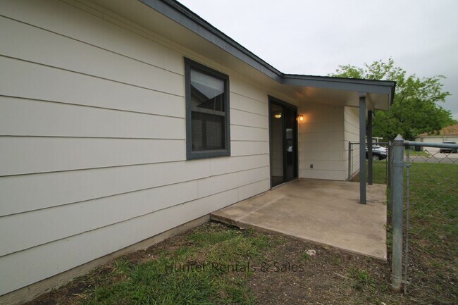 Building Photo - 2008 Continental Dr