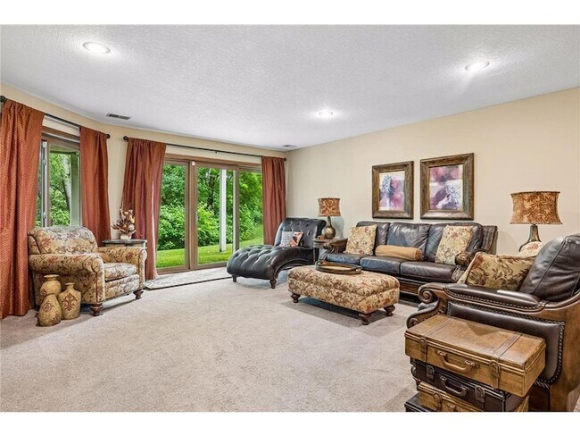 Building Photo - 18464 Farmstead Cir
