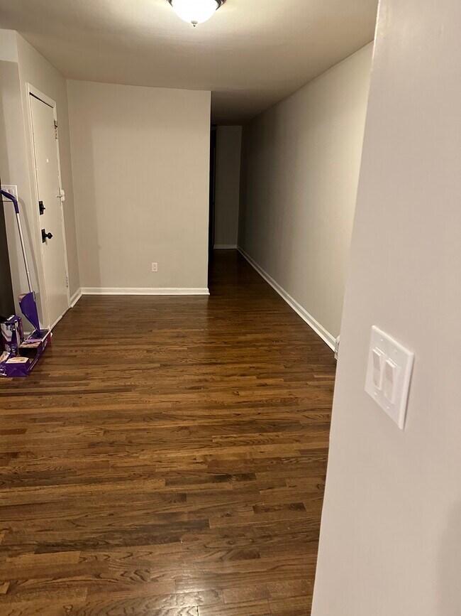 Building Photo - 64 40th St