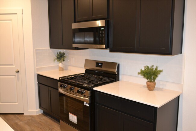 Building Photo - 1607 Portorosso Dr