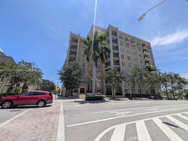 Building Photo - 403 S Sapodilla Ave