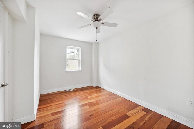 Building Photo - 910 Fitzwater St