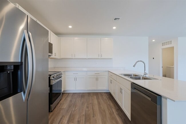 Building Photo - Brand New 4 Bedroom, 2 Bath Home! Never Been Lived In!