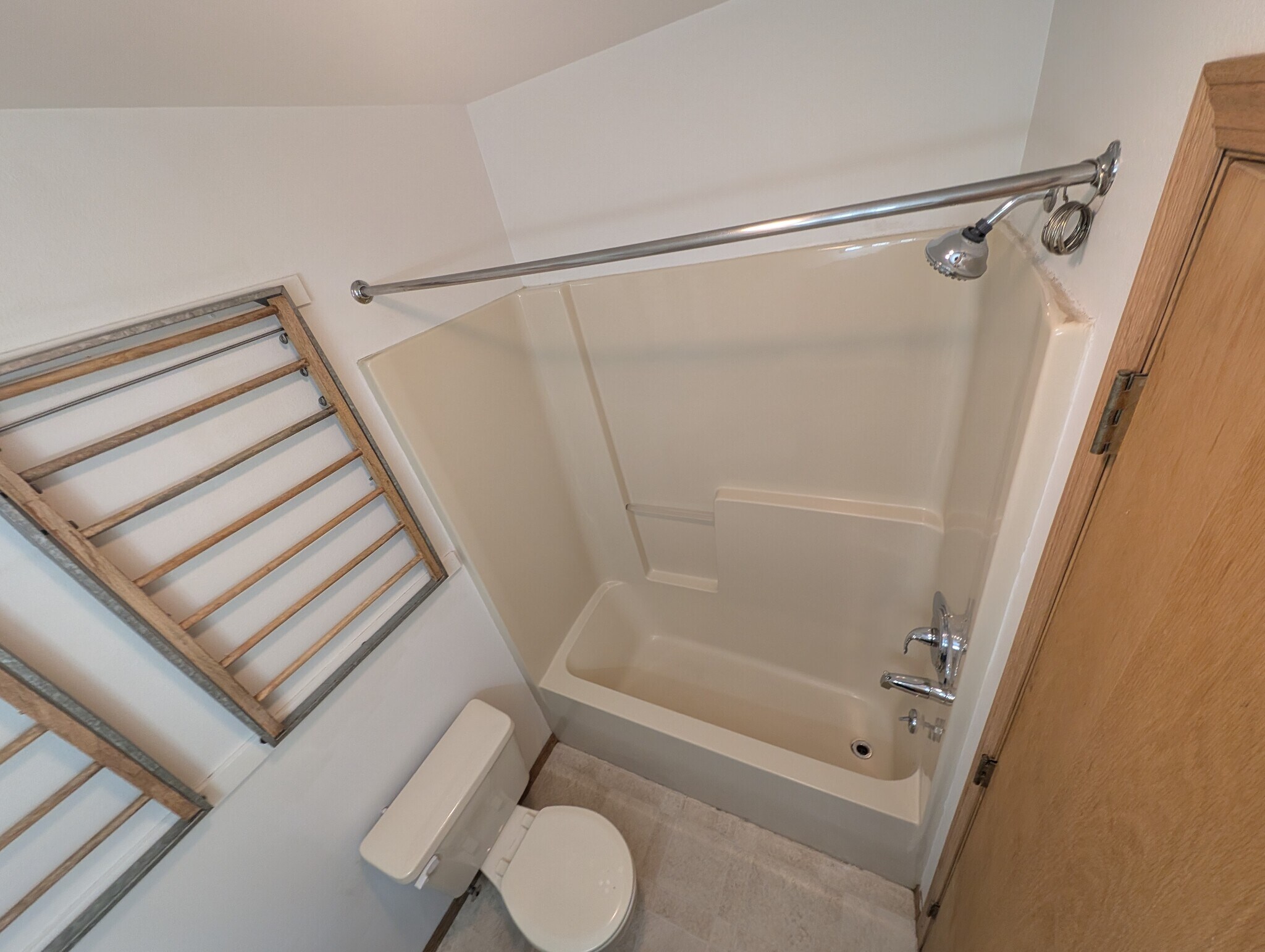 Bathroom - 106 Spruce Ct