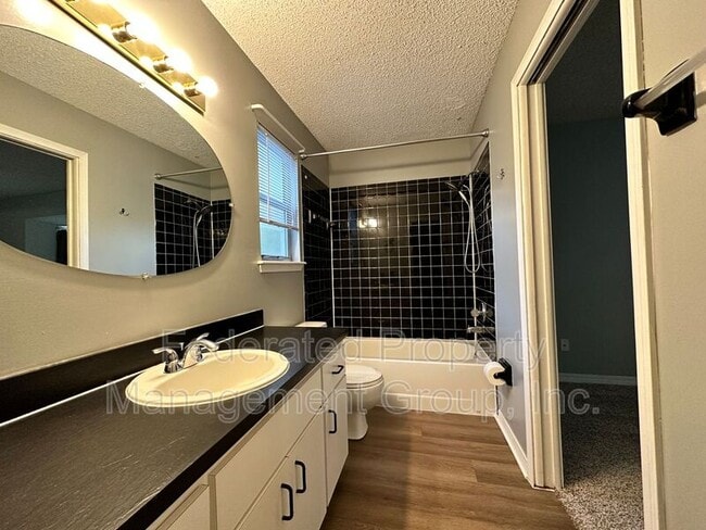 Building Photo - 1680 Sandy Hollow Loop