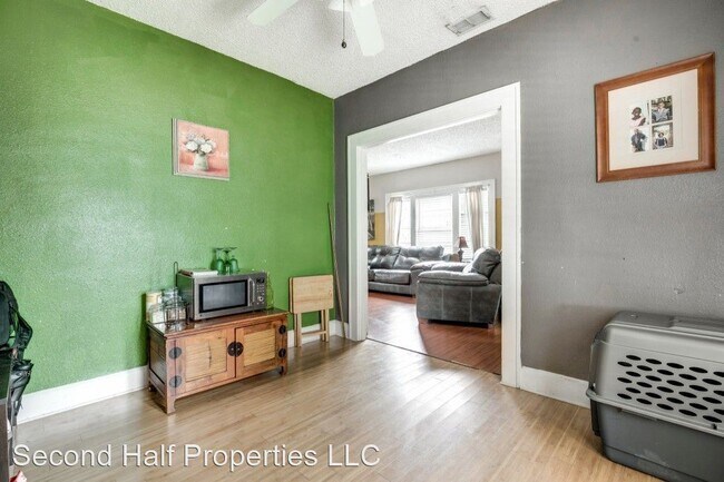 Building Photo - 3 br, 1 bath House - 950 8th Ave S