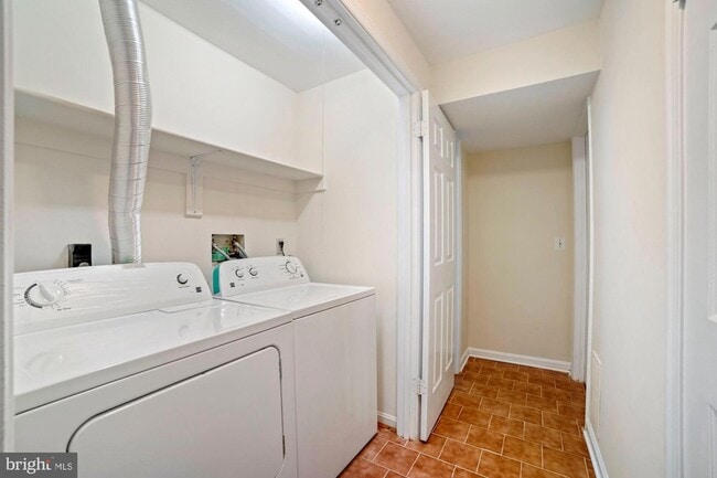 Building Photo - 6138 Joust Ln