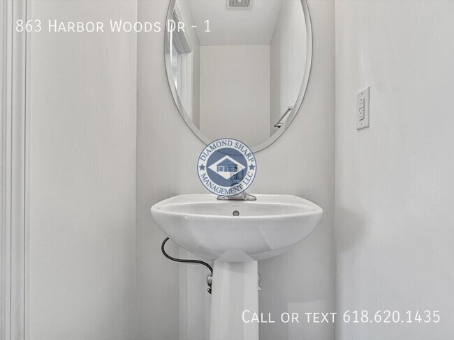 Building Photo - 863 Harbor Woods Dr