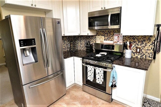 Building Photo - Well-Located Home in Robbinsdale