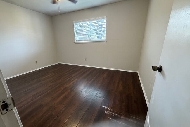 Building Photo - 510 Witter St