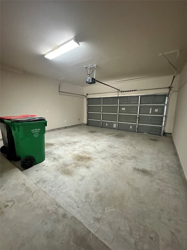 Building Photo - 6042 Wesley Manor Ct