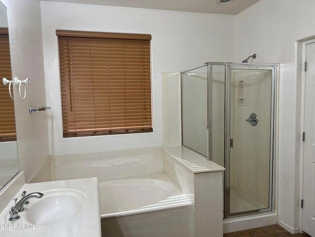 Building Photo - 7129 W Kings Ave