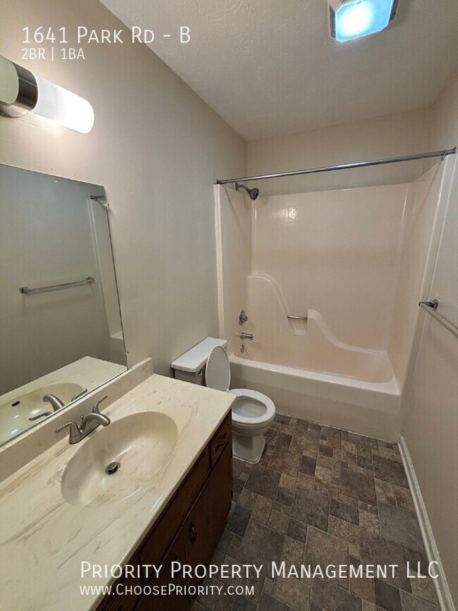 Building Photo - 1641 Park Rd