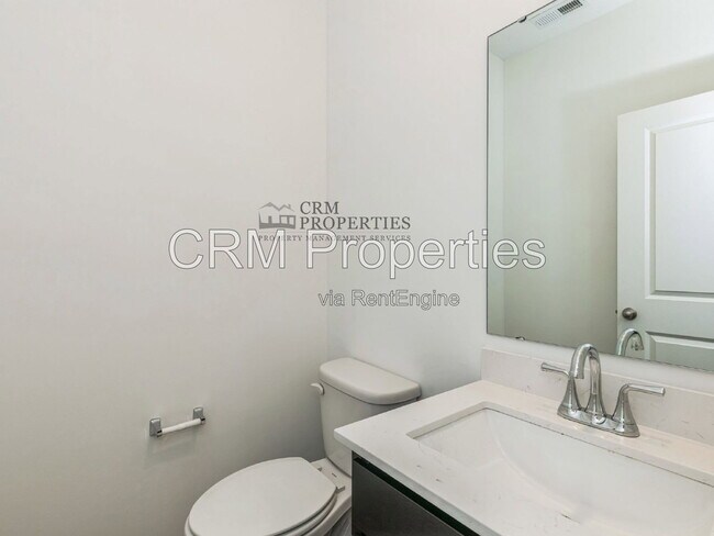 Building Photo - 3489 Briarwick Dr