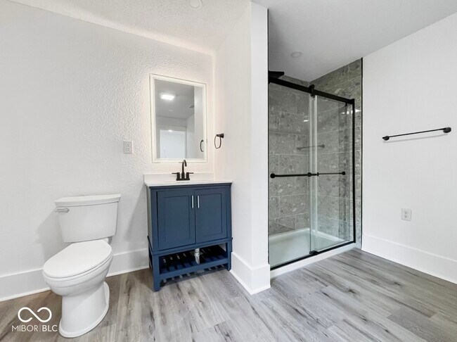 Building Photo - 4923 E University Ave