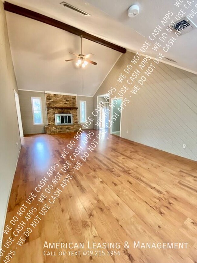 Building Photo - 8 La Costa Cir