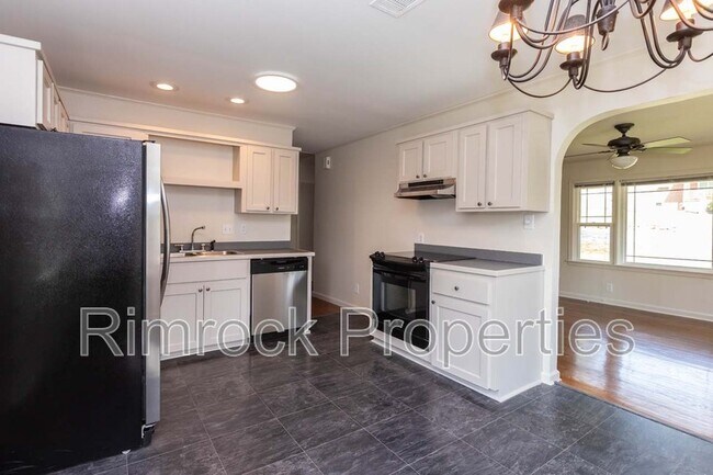 Building Photo - 2500 Durwood Rd