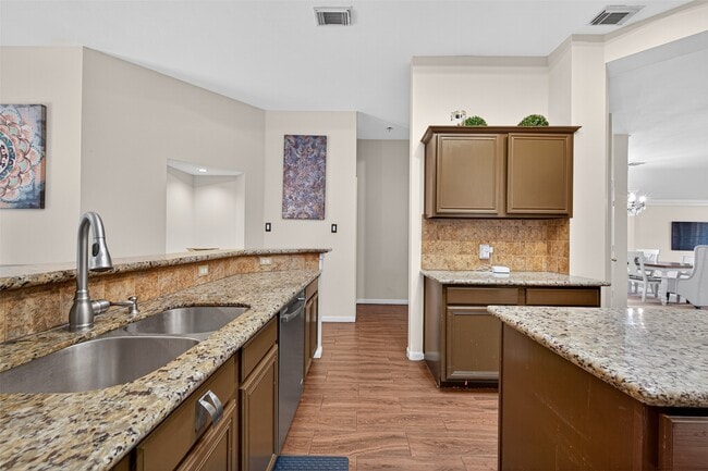 Building Photo - 7302 Foyer Cir