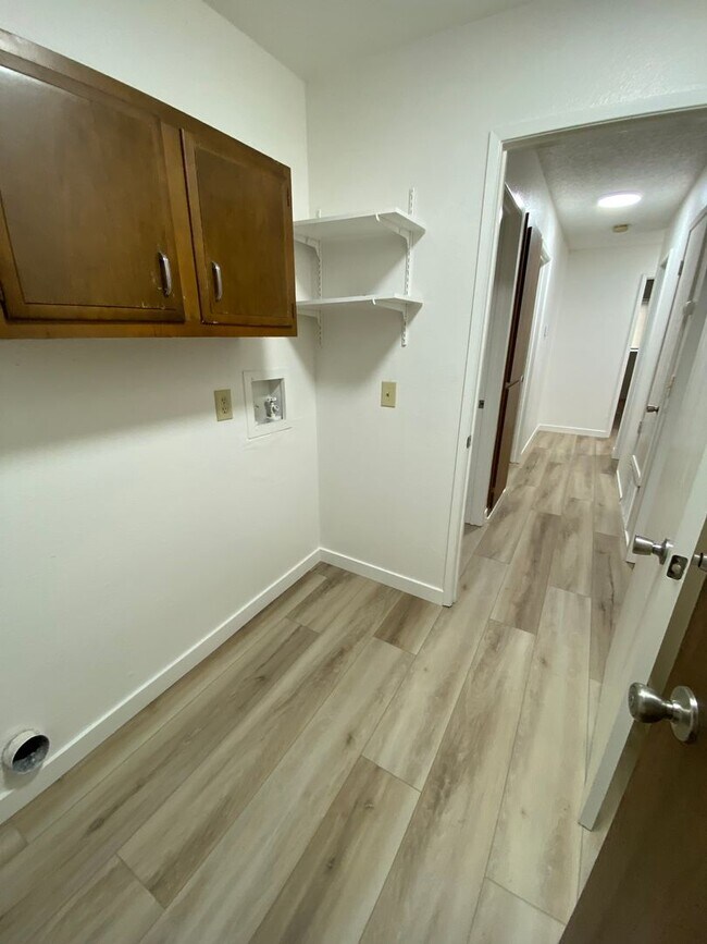 Building Photo - Fully Remodeled Single Story Spacious 3bed/2 bath home on corner lot in Suisun City!!!!