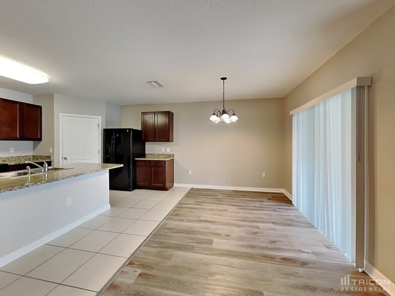 Building Photo - 4368 Edenrock Pl