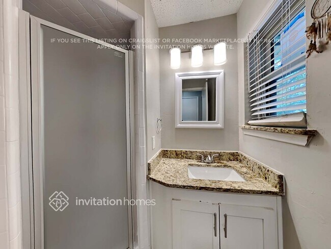 Building Photo - 3325 Hummingbird Ln