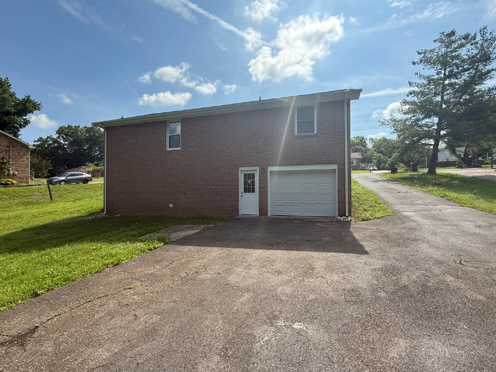 Building Photo - 1318 Courtney Dr
