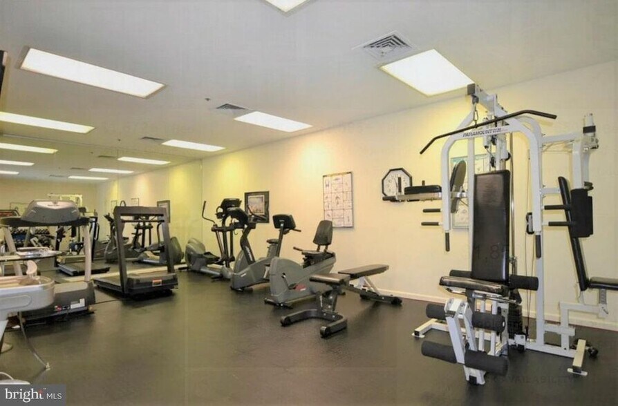 Building Photo - 1200 Braddock Pl
