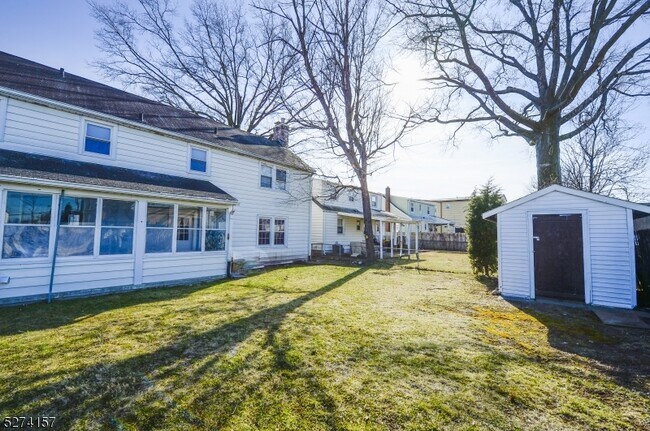 Building Photo - 29 13th Ave