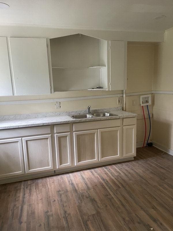 Building Photo - 421 Fielding Ave