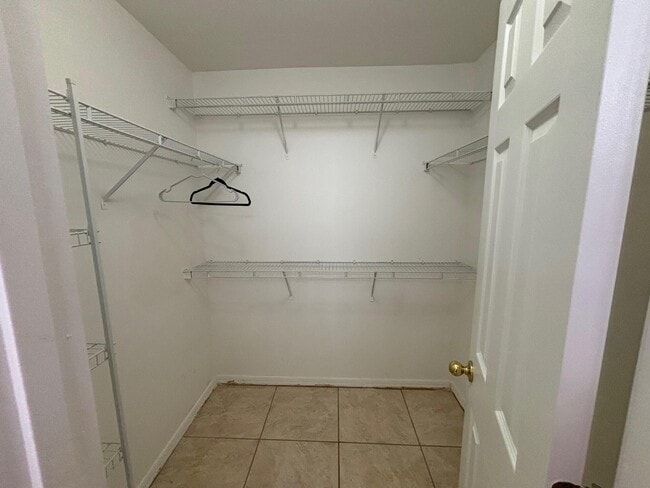 Building Photo - 1736 La Maderia Dr