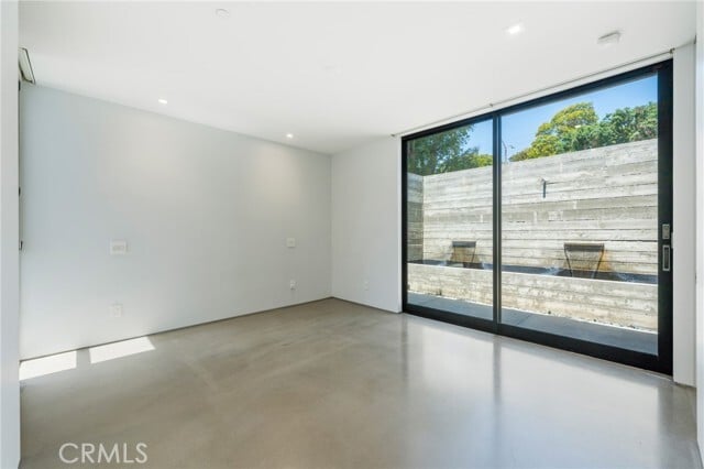 Building Photo - 762 Rosecrans Ave