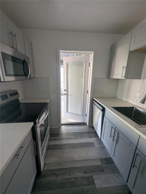 Building Photo - 928 S Bumby Ave