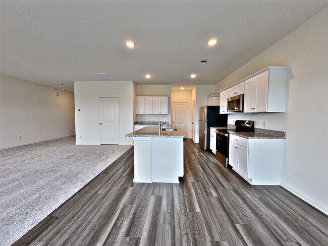 Building Photo - 8431 Vacek Xing Wy
