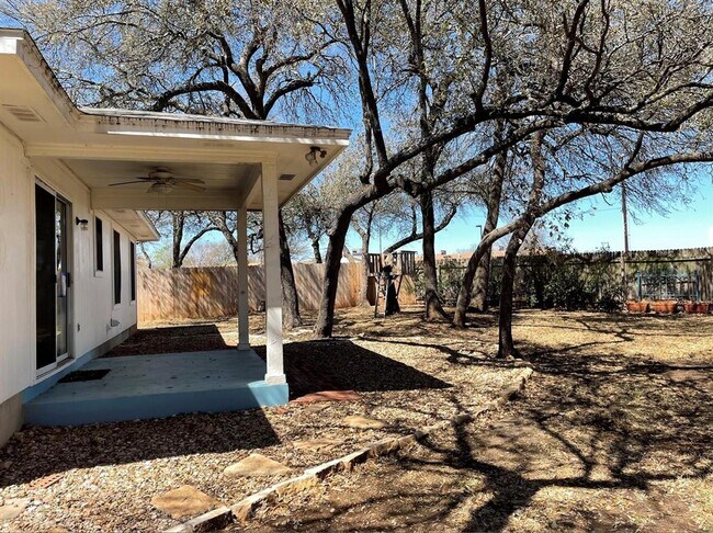 Building Photo - 1601 Lloydminister Way