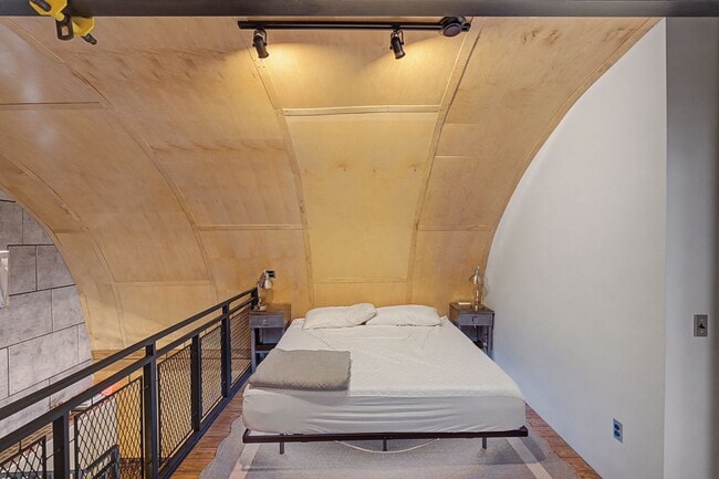 Building Photo - 2204 Austin Ave