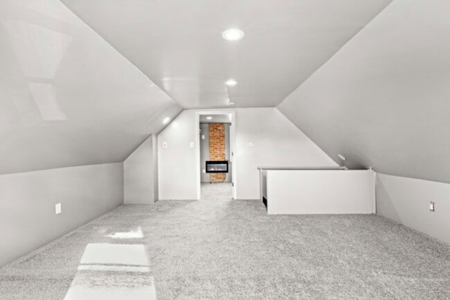 Building Photo - 36 166th Pl