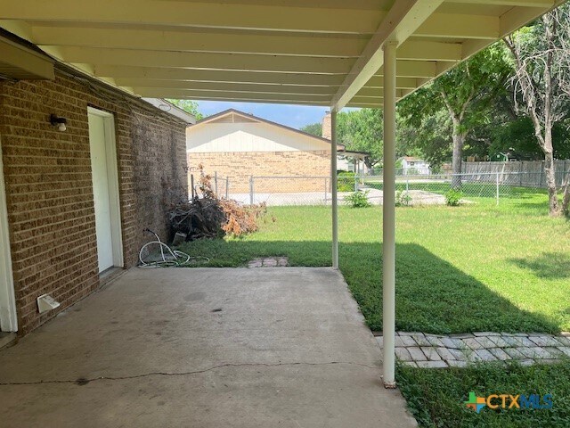Building Photo - 1306 Carnation Ln