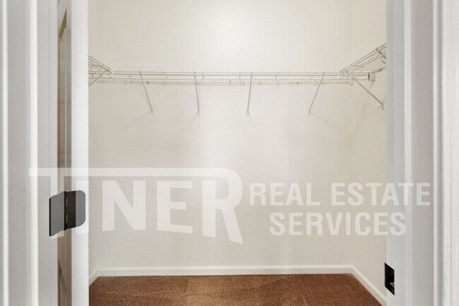 Building Photo - 2371 Snowberry Cir