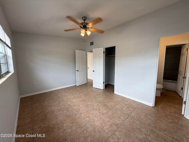 Building Photo - 420 N Fiske Blvd