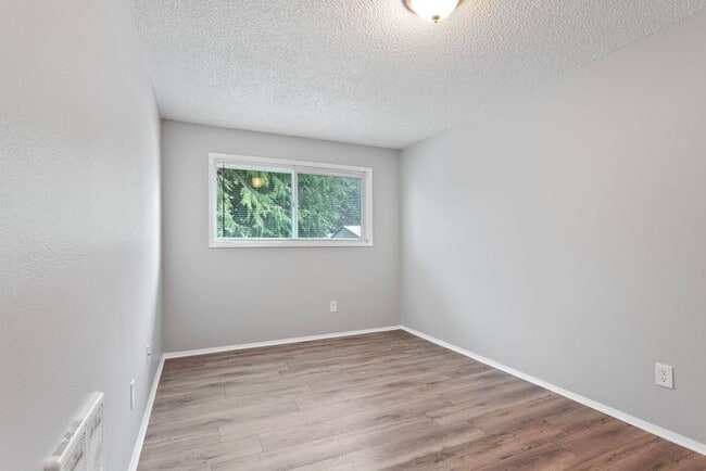 Building Photo - Summer Special 1st Month Free!!! Great 2 b...