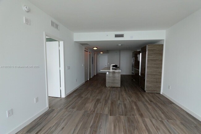 Building Photo - 460 NE 28th St