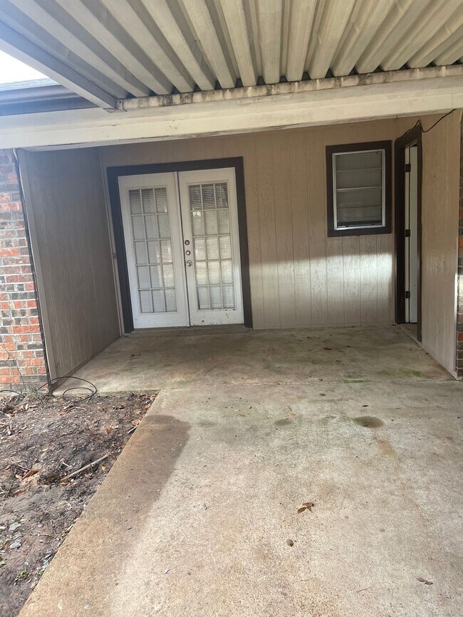 Building Photo - 2007 Seabiscuit