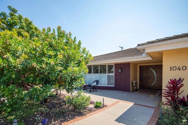 Building Photo - 1040 Alameda Blvd