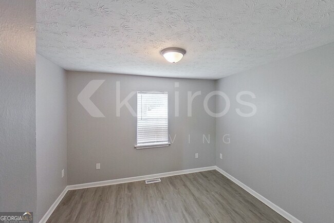 Building Photo - 205 Fawn Dr