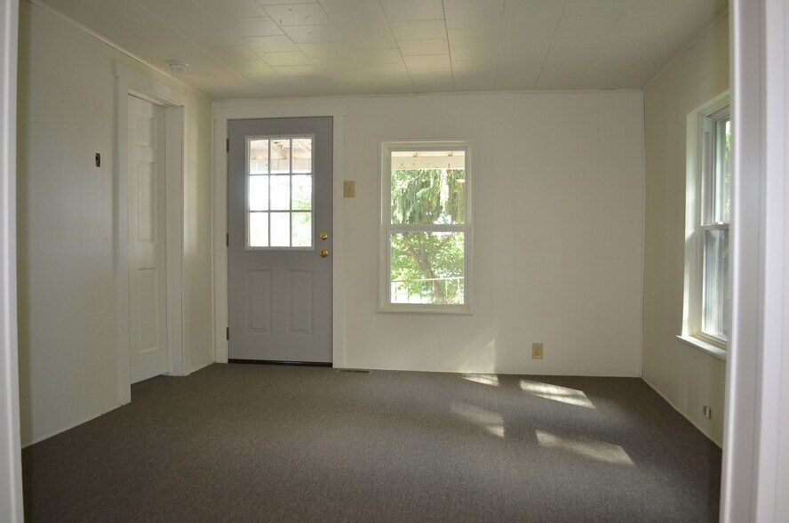 Building Photo - 5144 Washington Rd